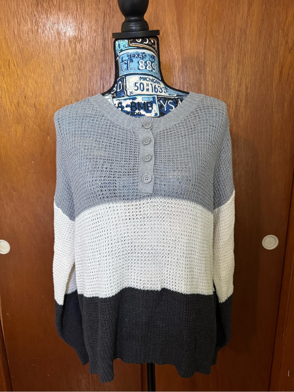 Colorblock Waffle-Knit Women's Sweater - Gray, Cream & Black